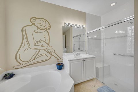 House in Lake Worth, Florida 3 bedrooms, 218.04 sq.m. № 2187963 - photo 25