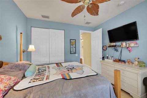 House in Lake Worth, Florida 3 bedrooms, 218.04 sq.m. № 2187963 - photo 27