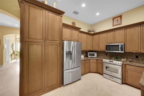 House in Lake Worth, Florida 3 bedrooms, 218.04 sq.m. № 2187963 - photo 9
