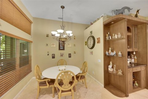 House in Lake Worth, Florida 3 bedrooms, 218.04 sq.m. № 2187963 - photo 11