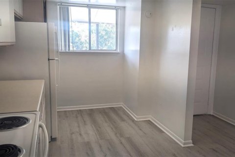 Condo in Tampa, Florida, 2 bedrooms  № 2209741 - photo 9