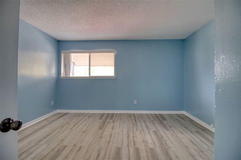 Condo in Tampa, Florida, 2 bedrooms  № 2209741 - photo 17