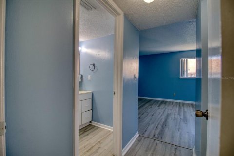 Condo in Tampa, Florida, 2 bedrooms  № 2209741 - photo 14