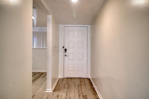 Condo in Tampa, Florida, 2 bedrooms  № 2209741 - photo 3