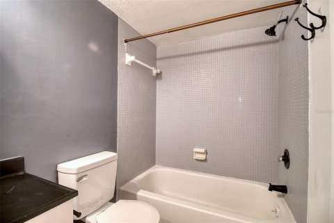 Condo in Tampa, Florida, 2 bedrooms  № 2209741 - photo 20