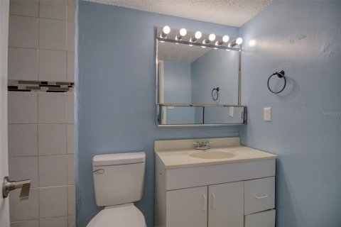 Condo in Tampa, Florida, 2 bedrooms  № 2209741 - photo 15