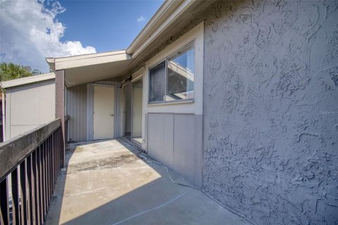 Condo in Tampa, Florida, 2 bedrooms  № 2209741 - photo 23