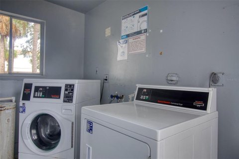 Condo in Tampa, Florida, 2 bedrooms  № 2209741 - photo 24