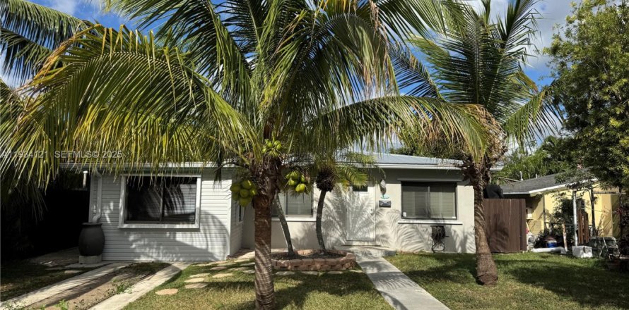 House in Homestead, Florida 2 bedrooms, 99.59 sq.m. № 1994026