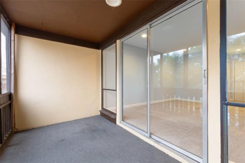Condo in Palm Coast, Florida, 2 bedrooms  № 1520673 - photo 30