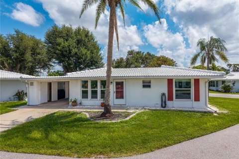 House in Venice, Florida 2 bedrooms, 96.15 sq.m. № 1855728 - photo 1