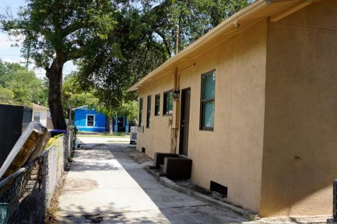 House in Saint Petersburg, Florida 3 bedrooms, 126.9 sq.m. № 2330410 - photo 5