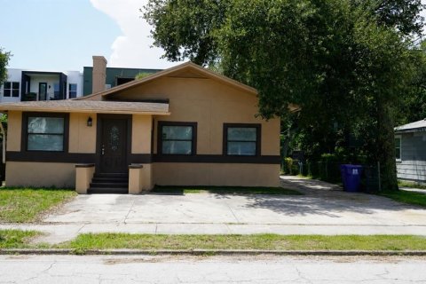 House in Saint Petersburg, Florida 3 bedrooms, 126.9 sq.m. № 2330410