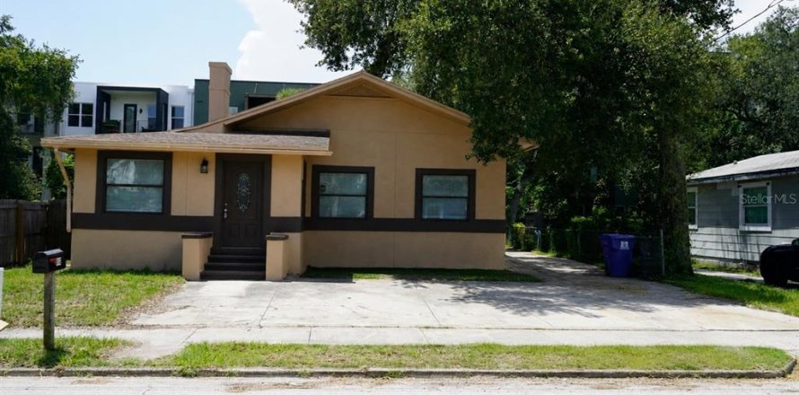 House in Saint Petersburg, Florida 3 bedrooms, 126.9 sq.m. № 2330410