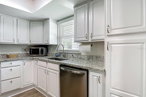 Villa ou maison à vendre à Spring Hill, Floride: 3 chambres, 120.4 m2 № 1912080 - photo 12
