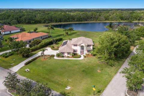 House in Parrish, Florida 4 bedrooms, 301.19 sq.m. № 1630983 - photo 1