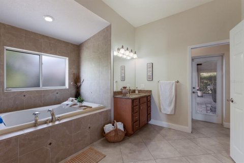 House in Parrish, Florida 4 bedrooms, 301.19 sq.m. № 1630983 - photo 23