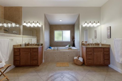House in Parrish, Florida 4 bedrooms, 301.19 sq.m. № 1630983 - photo 22