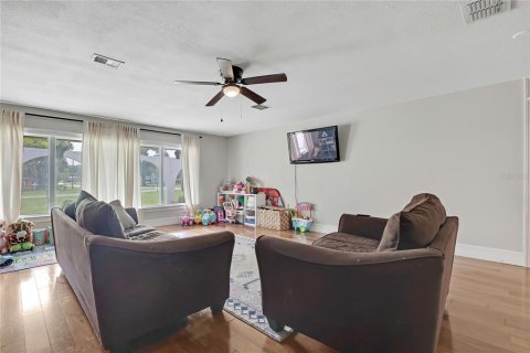 Casa en venta en Dade City, Florida, 4 dormitorios, 315.87 m2 № 2202440 - foto 11