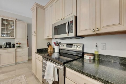 Casa en venta en Dade City, Florida, 4 dormitorios, 315.87 m2 № 2202440 - foto 19