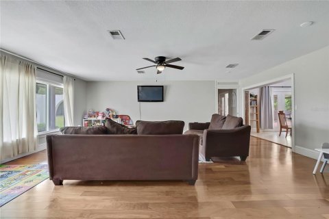 Casa en venta en Dade City, Florida, 4 dormitorios, 315.87 m2 № 2202440 - foto 10