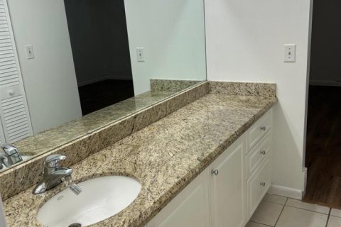 Copropriété à louer à Lauderhill, Floride: 2 chambres, 111.48 m2 № 2260062 - photo 28