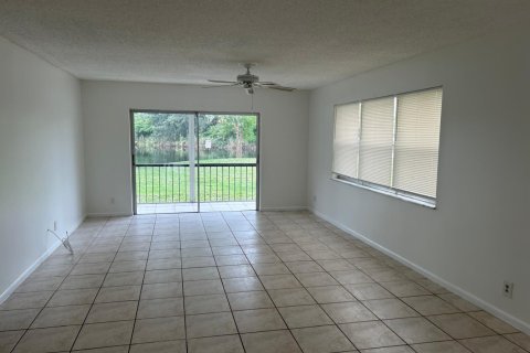 Copropriété à louer à Lauderhill, Floride: 2 chambres, 111.48 m2 № 2260062 - photo 3