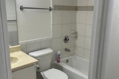Copropriété à louer à Lauderhill, Floride: 2 chambres, 111.48 m2 № 2260062 - photo 10