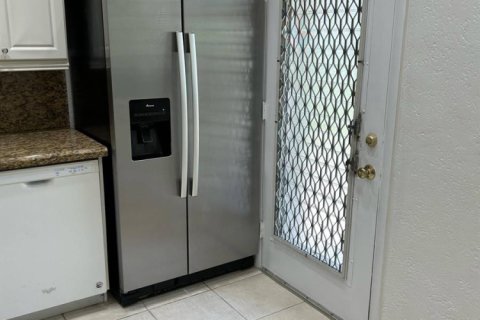 Copropriété à louer à Lauderhill, Floride: 2 chambres, 111.48 m2 № 2260062 - photo 7