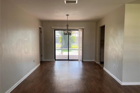 Villa ou maison à louer à Cape Coral, Floride: 3 chambres, 178.74 m2 № 1851540 - photo 5