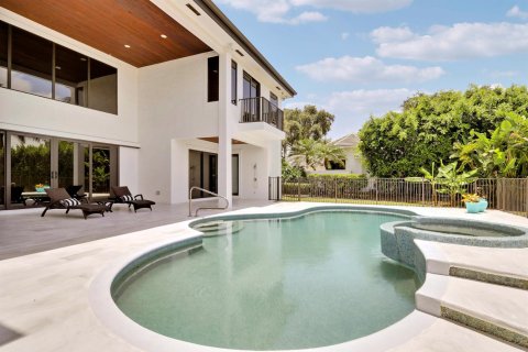House in Jupiter, Florida 4 bedrooms, 449.46 sq.m. № 2186607 - photo 22