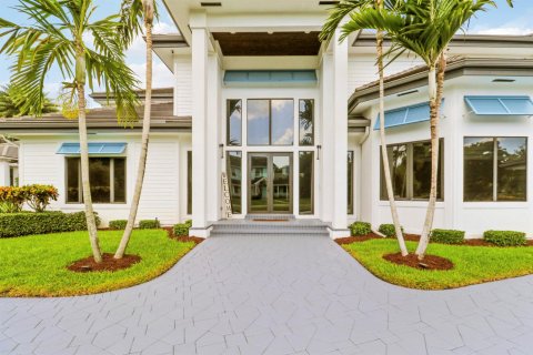 House in Jupiter, Florida 4 bedrooms, 449.46 sq.m. № 2186607 - photo 15