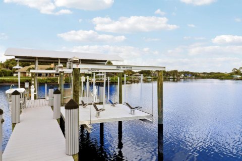 House in Jupiter, Florida 4 bedrooms, 449.46 sq.m. № 2186607 - photo 29