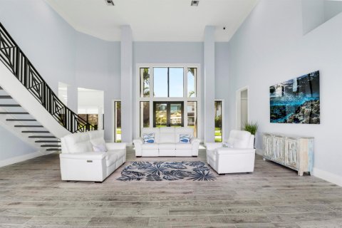 House in Jupiter, Florida 4 bedrooms, 449.46 sq.m. № 2186607 - photo 30