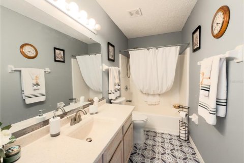 House in Leesburg, Florida 3 bedrooms, 158.77 sq.m. № 2215755 - photo 18