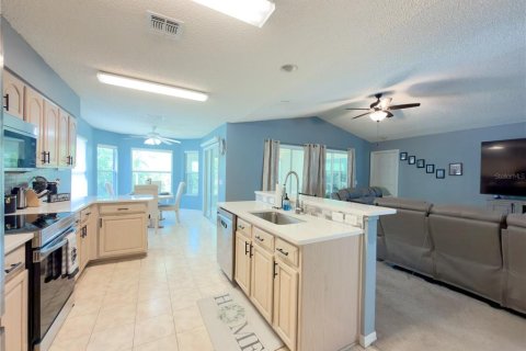 House in Leesburg, Florida 3 bedrooms, 158.77 sq.m. № 2215755 - photo 9