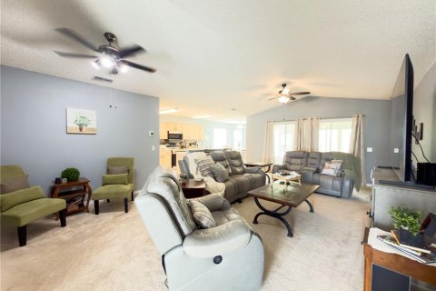 House in Leesburg, Florida 3 bedrooms, 158.77 sq.m. № 2215755 - photo 5