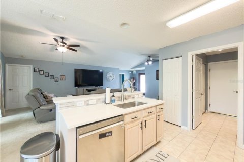 House in Leesburg, Florida 3 bedrooms, 158.77 sq.m. № 2215755 - photo 10