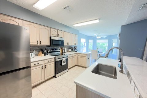 House in Leesburg, Florida 3 bedrooms, 158.77 sq.m. № 2215755 - photo 12