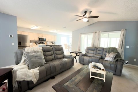 House in Leesburg, Florida 3 bedrooms, 158.77 sq.m. № 2215755 - photo 6