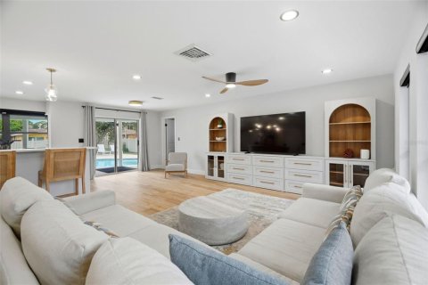Villa ou maison à vendre à Saint Petersburg, Floride: 3 chambres, 159.79 m2 № 2409812 - photo 16