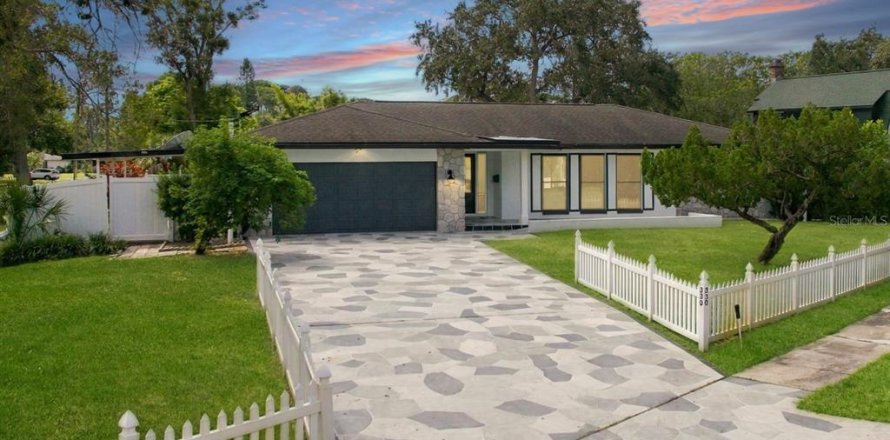 Villa ou maison à Saint Petersburg, Floride 3 chambres, 159.79 m2 № 2409812