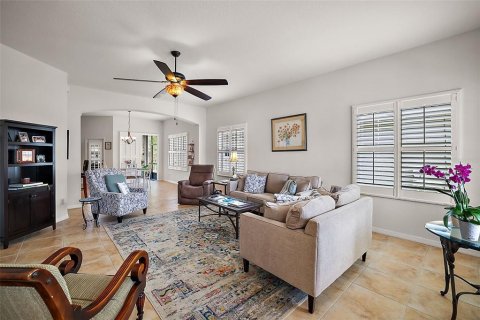 House in Leesburg, Florida 3 bedrooms, 172.43 sq.m. № 2211900 - photo 12