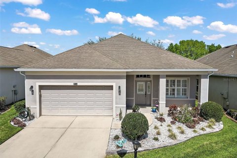 House in Leesburg, Florida 3 bedrooms, 172.43 sq.m. № 2211900