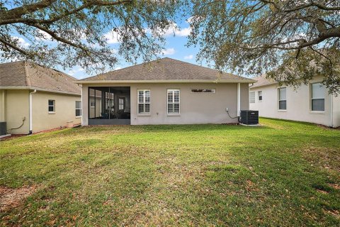 House in Leesburg, Florida 3 bedrooms, 172.43 sq.m. № 2211900 - photo 8