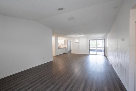 House in Palm Coast, Florida 3 bedrooms, 137.59 sq.m. № 1677200 - photo 4