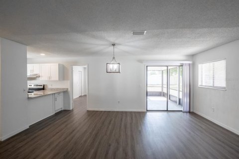 House in Palm Coast, Florida 3 bedrooms, 137.59 sq.m. № 1677200 - photo 9