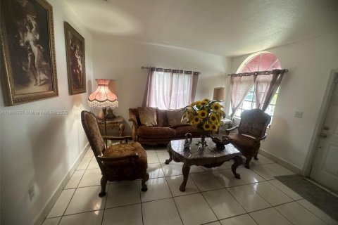 Купить виллу или дом в Майами, Флорида 4 спальни, 191.56м2, № 1947102 - фото 3