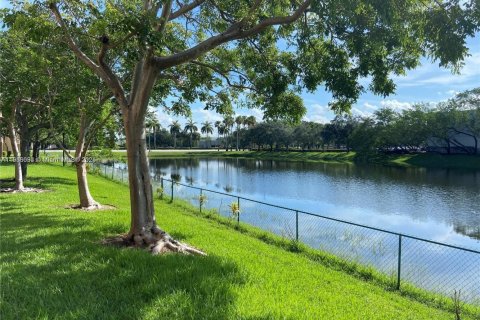 Снять в аренду кондоминиум в Пемброк-Пайнс, Флорида 1 спальня, 64.1м2, № 1971370 - фото 8