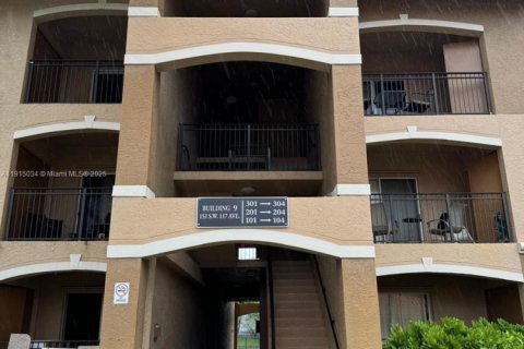 Снять в аренду кондоминиум в Пемброк-Пайнс, Флорида 1 спальня, 64.1м2, № 1971370 - фото 2